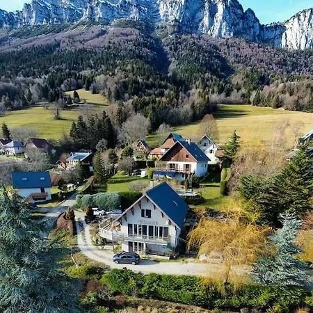 Maison Familiale En Montagne Avec Vue Merveilleuse Sur Le Massif De Belledonne Holiday home