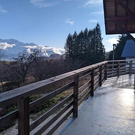Maison Familiale En Montagne Avec Vue Merveilleuse Sur Le Massif De Belledonne Casa vacanze Saint-Bernard (Isere)