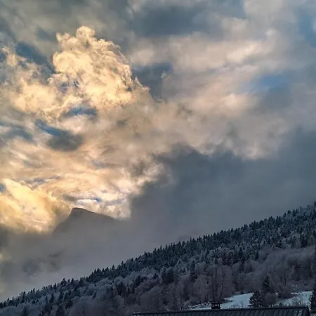 Maison Familiale En Montagne Avec Vue Merveilleuse Sur Le Massif De Belledonne Holiday home Saint-Bernard (Isere)