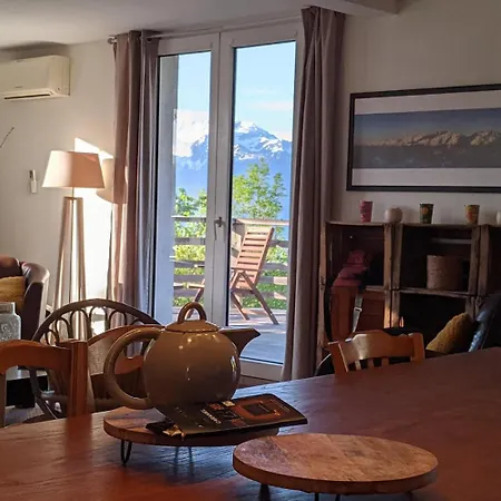 Maison Familiale En Montagne Avec Vue Merveilleuse Sur Le Massif De Belledonne Holiday home Saint-Bernard (Isere)